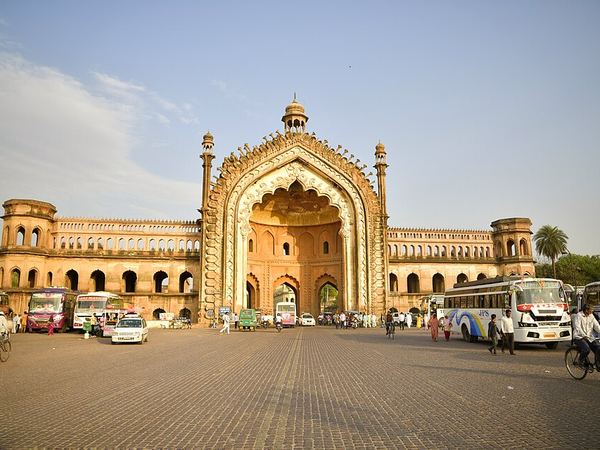Rumi Darwaza, Lucknow